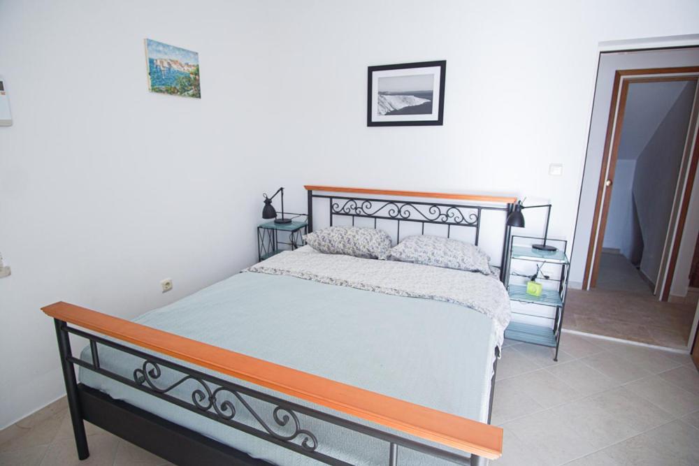3 Bedroom Beach House With Private Sea Access スラノ エクステリア 写真