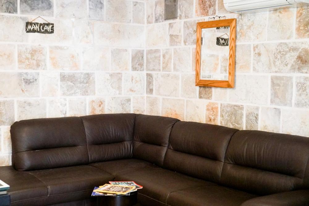 3 Bedroom Beach House With Private Sea Access スラノ エクステリア 写真